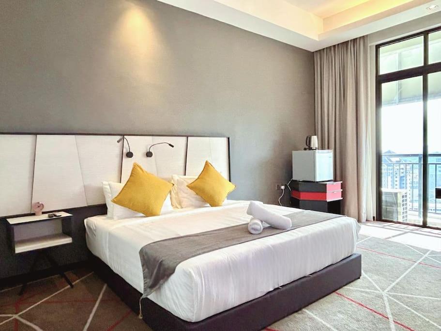 M101 Klcc Kl City King Suites By Livin Kuala Lumpur Exterior photo
