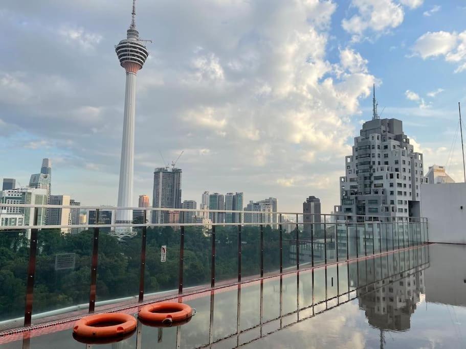 M101 Klcc Kl City King Suites By Livin Kuala Lumpur Exterior photo
