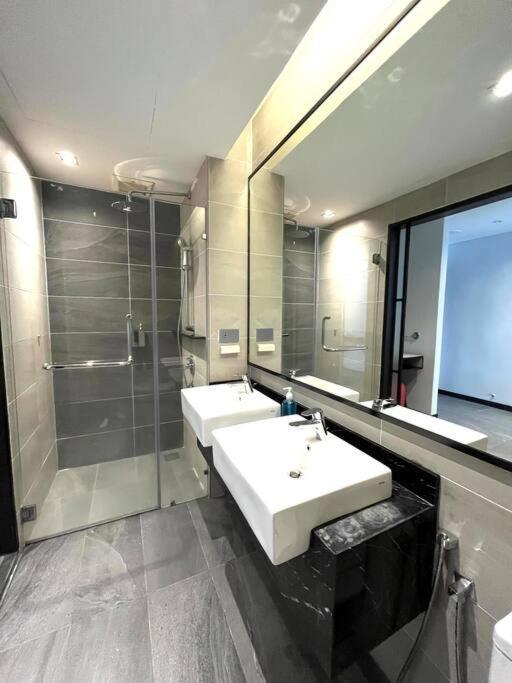 M101 Klcc Kl City King Suites By Livin Kuala Lumpur Exterior photo